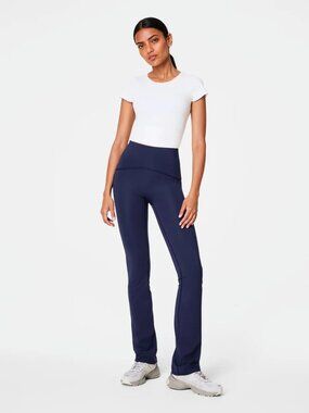 SPANX Booty Boost Flare Leggings Yoga Pants in Timeless Navy Size Small Petite